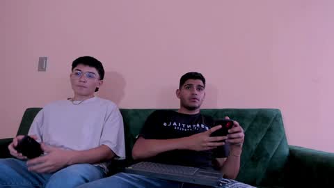 Snapshot of web_gammer_ chatting on January 7, 3:44 pm Jhonny Dick his neighbors. online show from January 7, 3:44 pm