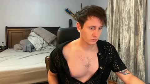 Snapshot of webslingxxxx chatting on February 16, 12:22 am webslingxxxx online show from February 16, 12:22 am