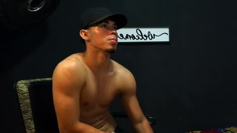 wesley_77 online show from April 23, 10:56 pm