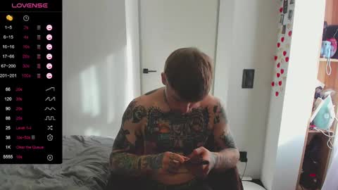 Snapshot of white_king999 chatting on February 18, 9:54 am Max online show from February 18, 9:54 am