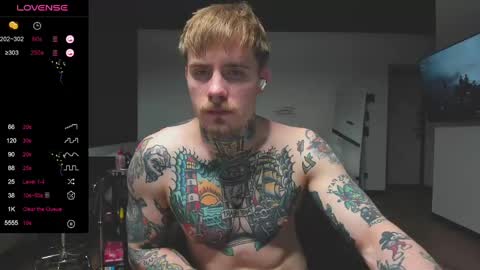 Snapshot of white_king999 chatting on February 14, 4:26 am Max online show from February 14, 4:26 am