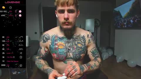 Snapshot of white_king999 chatting on December 29, 1:28 pm Max online show from December 29, 1:28 pm