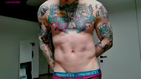 Max online show from April 22, 2:40 am