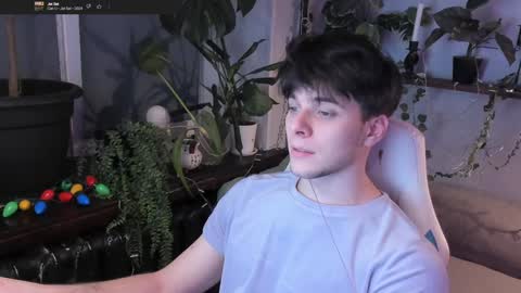 Gus online show from December 21, 6:34 pm