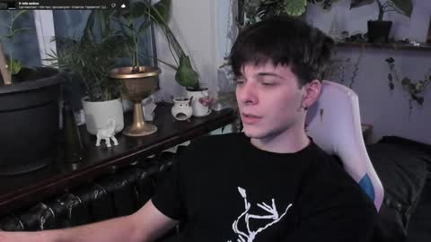 Gus online show from February 4, 6:06 pm