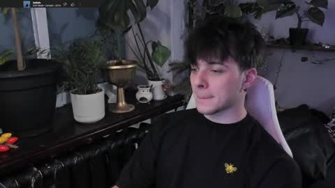 Gus online show from January 24, 6:14 pm