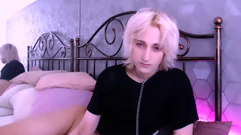 Snapshot of whitenyx chatting on September 19, 11:48 pm Nyx online show from September 19, 11:48 pm