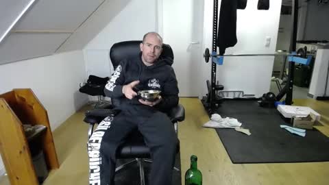 whiterabbit_86 online show from December 14, 6:09 pm