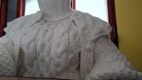 whitesweater online show from November 5, 7:10 am