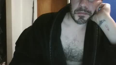 Snapshot of whiteyrm chatting on January 4, 11:43 am whiteyrm online show from January 4, 11:43 am