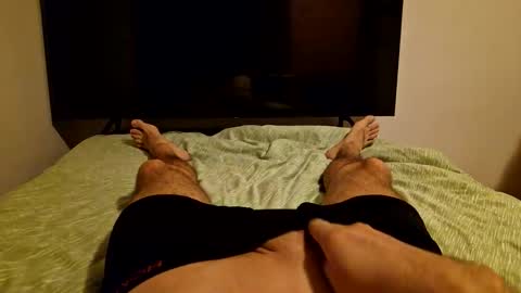 whoknowssomeone online show from November 6, 10:02 pm