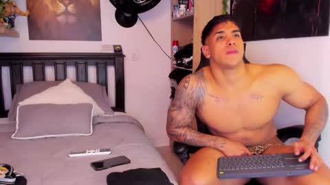 Snapshot of william_dracko9 chatting on October 19, 5:34 am Dracko online show from October 19, 5:34 am