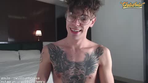 Snapshot of william_henry_a chatting on January 13, 12:19 am William online show from January 13, 12:19 am
