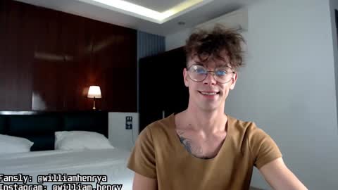 Snapshot of william_henry_a chatting on January 14, 3:43 am William online show from January 14, 3:43 am