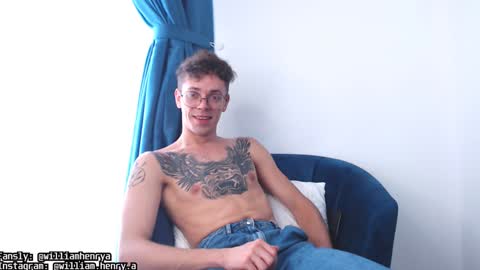 Snapshot of william_henry_a chatting on February 7, 3:24 am William online show from February 7, 3:24 am