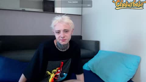 Snapshot of william_henry_a chatting on December 7, 3:25 am William online show from December 7, 3:25 am
