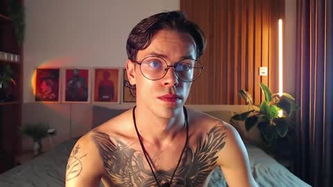 William online show from April 3, 1:52 pm