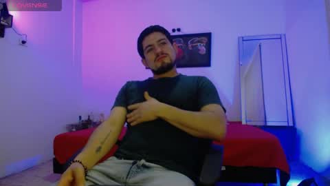 william_steel_ online show from May 29, 11:42 am