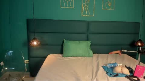 willturneer online show from April 14, 4:01 am