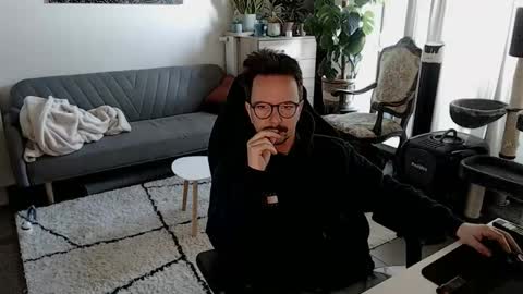 cream36 online show from November 30, 9:33 am