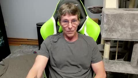Snapshot of wirehead1970 chatting on October 7, 12:59 am wirehead1970 online show from October 7, 12:59 am
