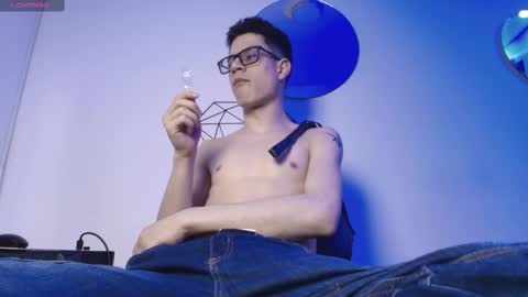 Snapshot of wolfan_sky chatting on September 10, 1:54 pm W O L F online show from September 10, 1:54 pm