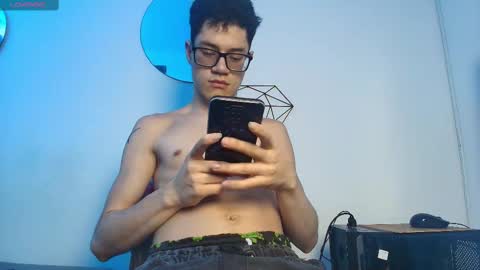 Snapshot of wolfan_sky chatting on September 22, 12:26 pm W O L F online show from September 22, 12:26 pm