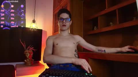  W O L F  online show from March 10, 11:38 am