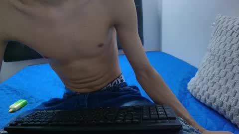 Snapshot of wolfan_sky chatting on February 28, 11:14 am W O L F online show from February 28, 11:14 am