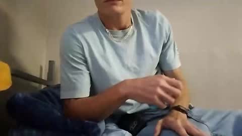 LongNThrobbn online show from December 9, 7:03 pm