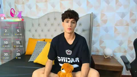 Snapshot of xam_collen chatting on October 15, 2:57 pm xam_collen online show from October 15, 2:57 pm