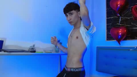 xandergrey8 online show from February 18, 9:01 pm