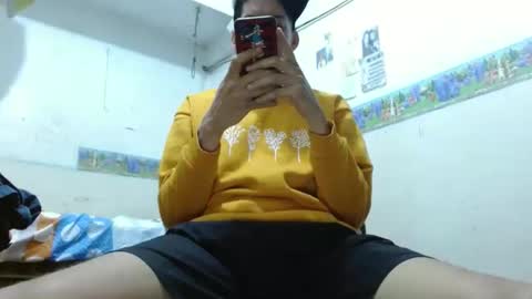 Snapshot of xavicock24 chatting on December 3, 7:11 pm xavicock24 online show from December 3, 7:11 pm