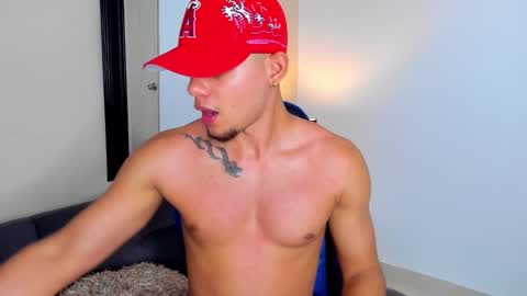 Snapshot of xboy_fantasyx chatting on October 15, 12:13 pm David online show from October 15, 12:13 pm