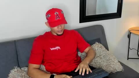Snapshot of xboy_fantasyx chatting on October 16, 12:13 pm David online show from October 16, 12:13 pm