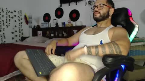 Xein Independent Model online show from July 6, 4:20 am