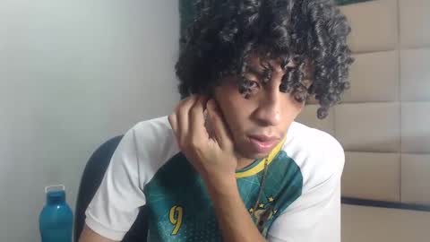 Snapshot of xion_ez chatting on September 24, 8:29 pm xion_ez online show from September 24, 8:29 pm