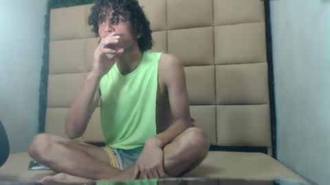 Snapshot of xion_ez chatting on October 6, 10:47 pm xion_ez online show from October 6, 10:47 pm