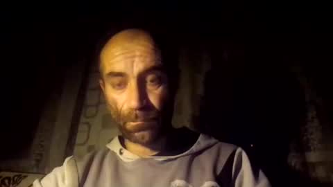 Snapshot of xploid1982 chatting on December 25, 1:20 am xploid1982 online show from December 25, 1:20 am
