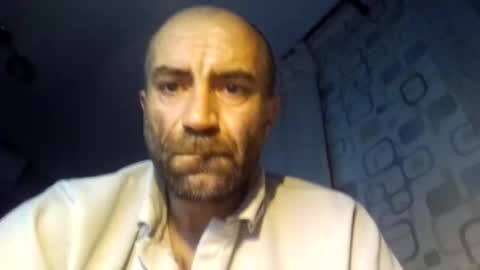 Snapshot of xploid1982 chatting on December 10, 1:29 am xploid1982 online show from December 10, 1:29 am