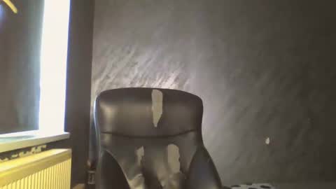 xxxdonpuiuuxxx online show from January 19, 9:33 am