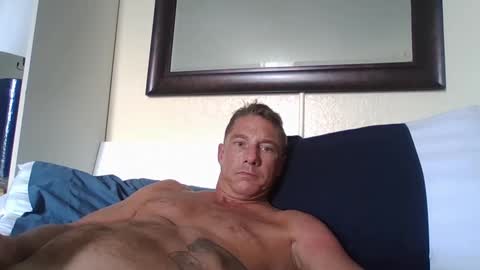 Snapshot of xxxelentdick chatting on January 27, 9:33 pm deeeeznutz online show from January 27, 9:33 pm