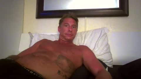 Snapshot of xxxelentdick chatting on March 2, 11:09 am deeeeznutz online show from March 2, 11:09 am