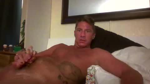 Snapshot of xxxelentdick chatting on March 1, 4:44 pm deeeeznutz online show from March 1, 4:44 pm