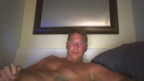 Snapshot of xxxelentdick chatting on February 8, 1:33 pm deeeeznutz online show from February 8, 1:33 pm
