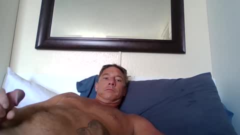 Snapshot of xxxelentdick chatting on February 17, 9:08 pm deeeeznutz online show from February 17, 9:08 pm