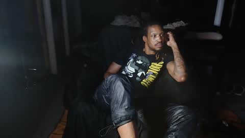 xxxjrstrokesxxx online show from April 27, 1:46 am