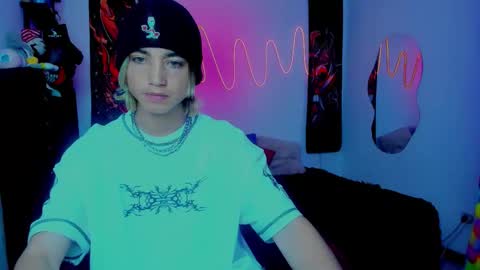 Snapshot of xzerox_ chatting on September 9, 1:49 am xzerox_ online show from September 9, 1:49 am
