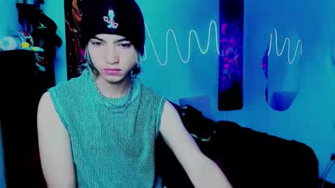 Snapshot of xzerox_ chatting on September 12, 11:32 am xzerox_ online show from September 12, 11:32 am