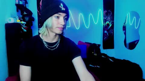 Snapshot of xzerox_ chatting on September 14, 2:02 am xzerox_ online show from September 14, 2:02 am